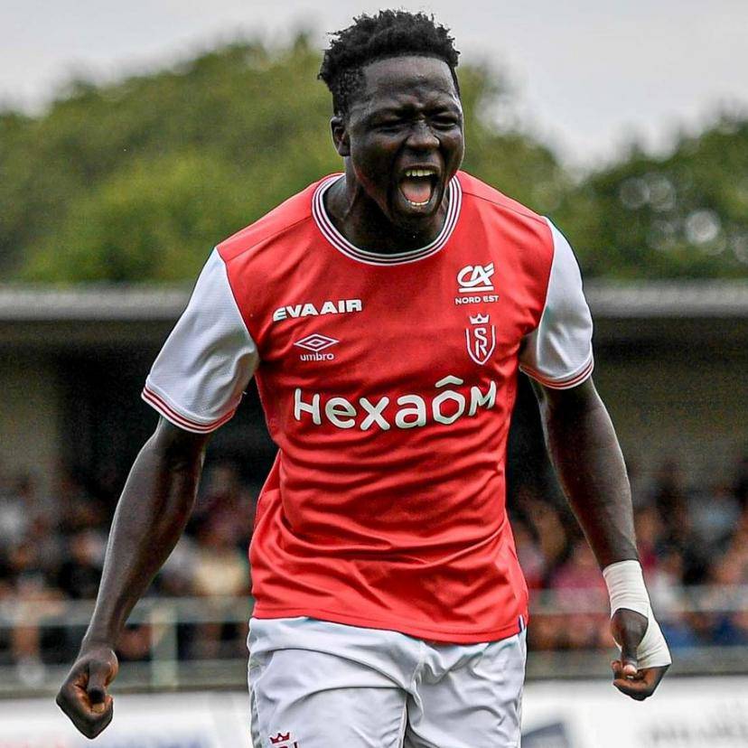 包含JackeyLove在巴黎圣日耳曼比赛中出色防守，重返赛场引发热议！热度持续攀升的词条九游体育